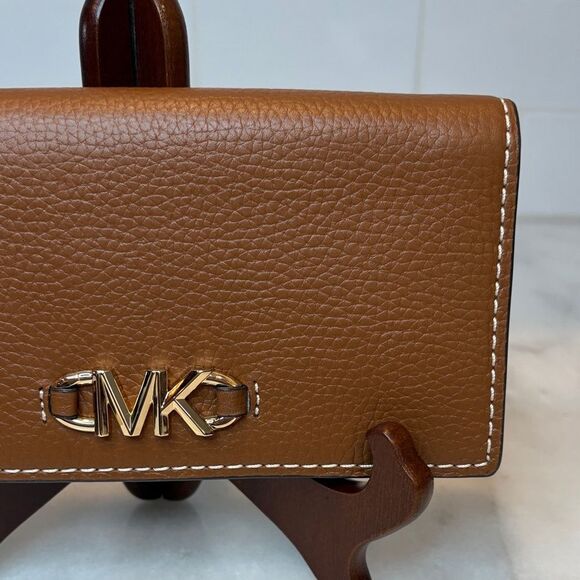 Michael Kors Wallet Leather Pebbled Slip Snap Closure Flap Wallet - Picture 3 of 16